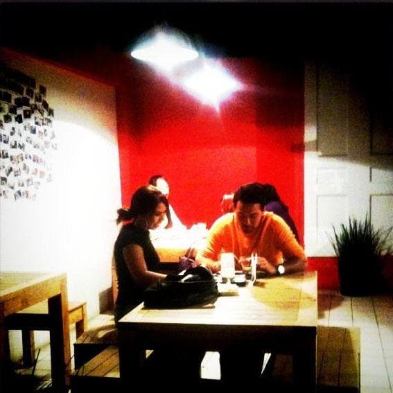 En el café