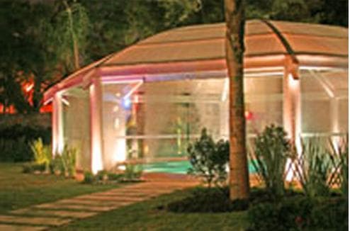 Piscina Techada con Hidromasaje
